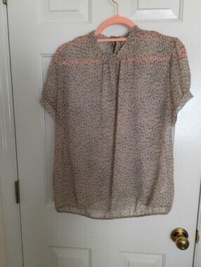 Express Beige Printed Short Sleeve Blouse Size Large